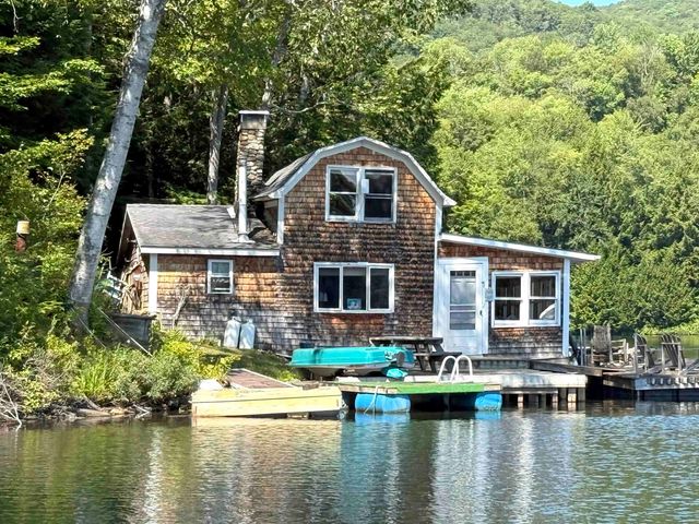195 Meadow Lane, Woodbury, VT 05681