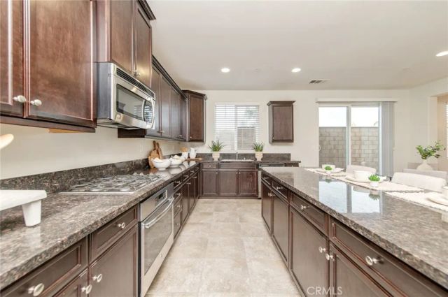 7114 Beckett Field, Eastvale, CA 92880