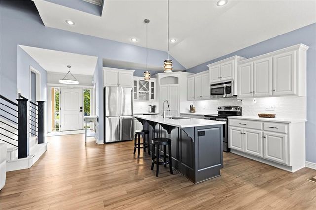 1214 High Ridge Court, Raymore, MO 64083