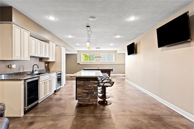 1214 High Ridge Court, Raymore, MO 64083