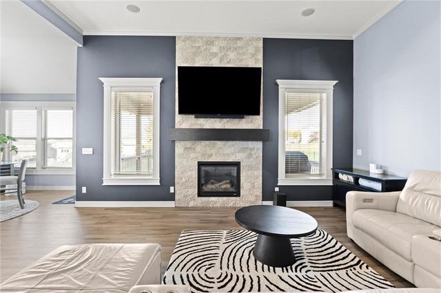 1214 High Ridge Court, Raymore, MO 64083