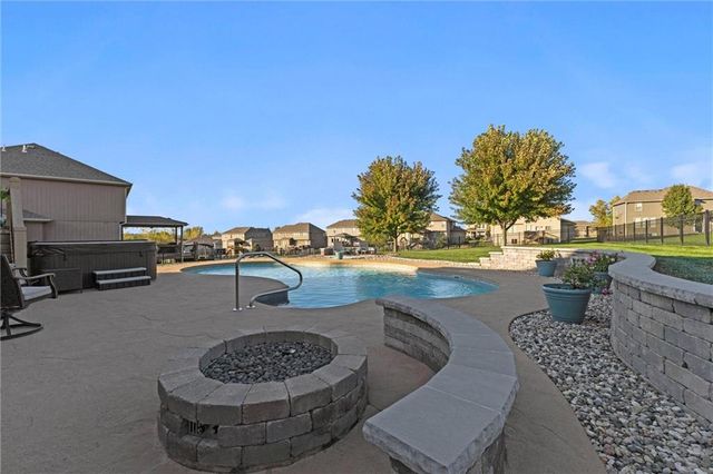 1214 High Ridge Court, Raymore, MO 64083