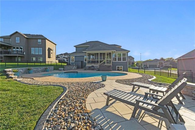 1214 High Ridge Court, Raymore, MO 64083