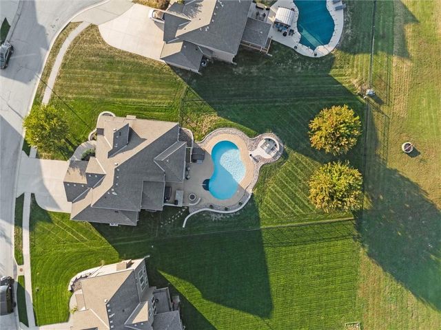 1214 High Ridge Court, Raymore, MO 64083