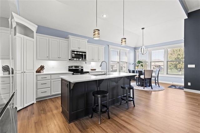 1214 High Ridge Court, Raymore, MO 64083