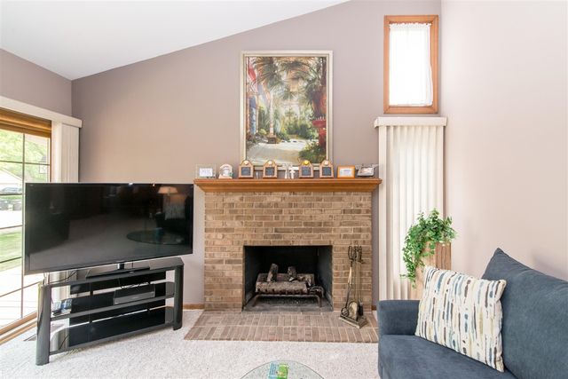 37648 N Laurel Park Drive 63, Livonia, MI 48152