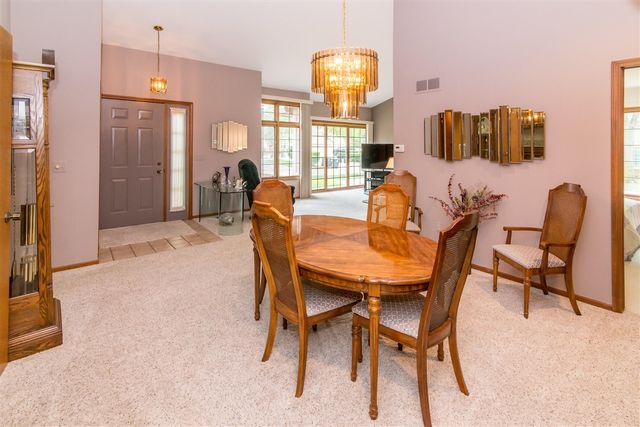 37648 N Laurel Park Drive 63, Livonia, MI 48152