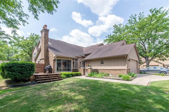 37648 N Laurel Park Drive 63, Livonia, MI 48152