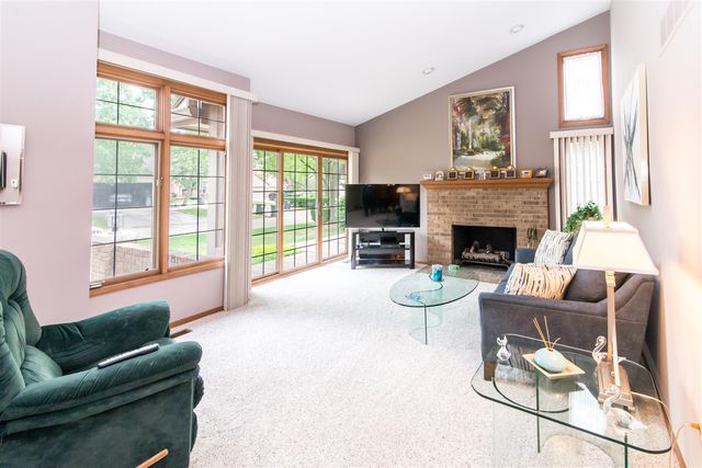 37648 N Laurel Park Drive 63, Livonia, MI 48152