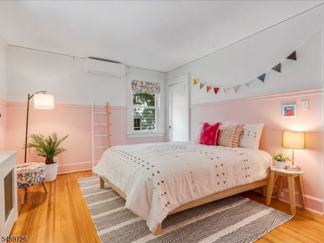 52 Warfield St, Montclair Twp., NJ 07043