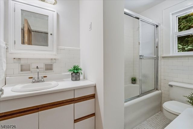 52 Warfield St, Montclair Twp., NJ 07043