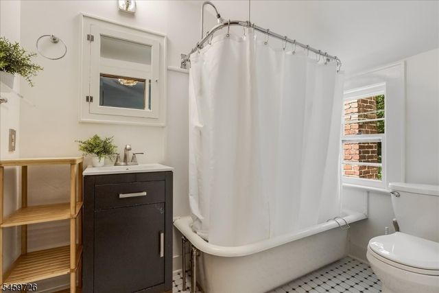 52 Warfield St, Montclair Twp., NJ 07043