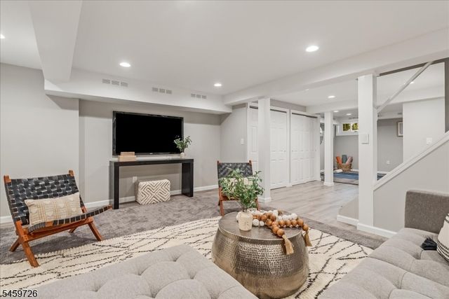 52 Warfield St, Montclair Twp., NJ 07043