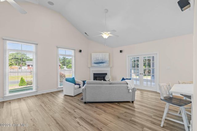 1 Bay Drive, Sneads Ferry, NC 28460