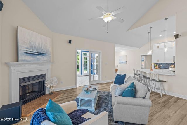 1 Bay Drive, Sneads Ferry, NC 28460