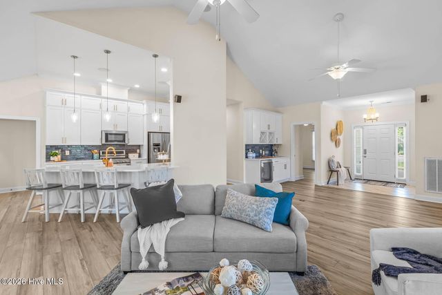 1 Bay Drive, Sneads Ferry, NC 28460