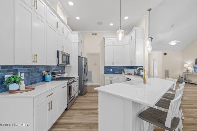 1 Bay Drive, Sneads Ferry, NC 28460