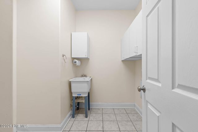 1 Bay Drive, Sneads Ferry, NC 28460