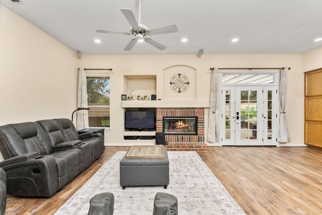 11858 Point Rock Way, Gold River, CA 95670