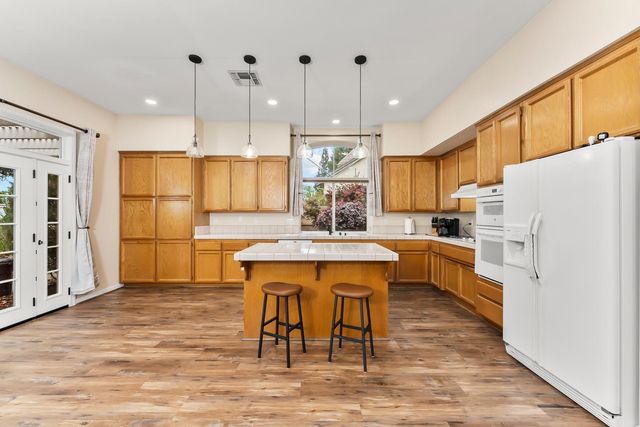 11858 Point Rock Way, Gold River, CA 95670