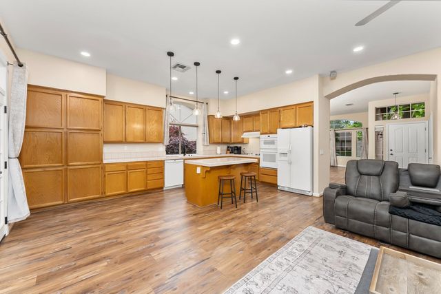 11858 Point Rock Way, Gold River, CA 95670