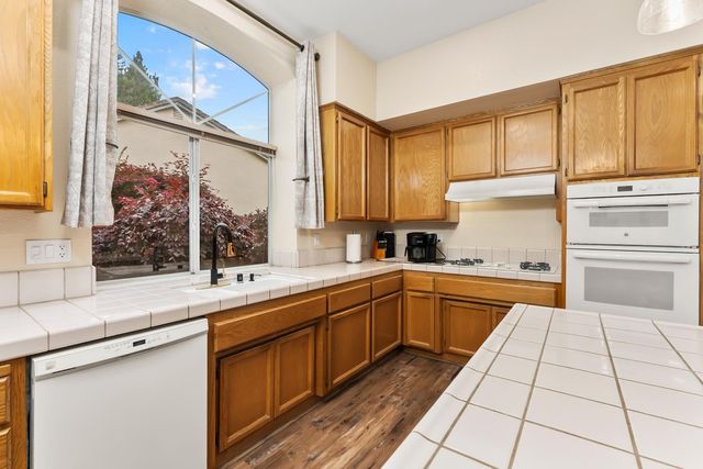 11858 Point Rock Way, Gold River, CA 95670