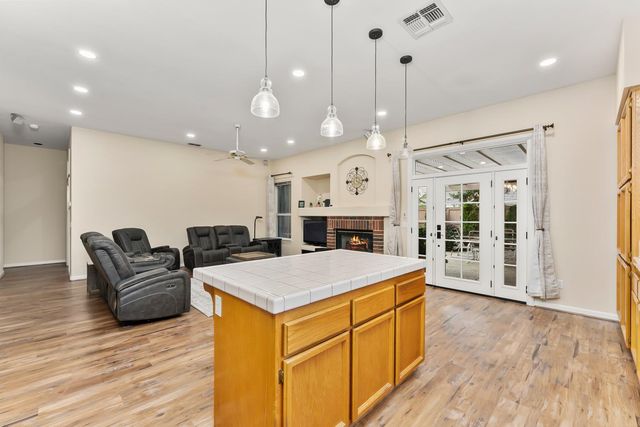 11858 Point Rock Way, Gold River, CA 95670