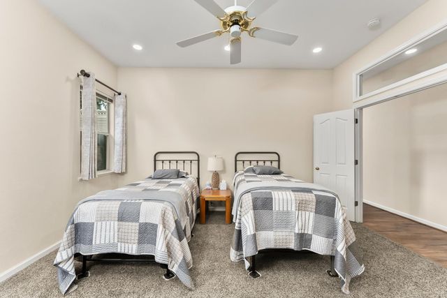 11858 Point Rock Way, Gold River, CA 95670