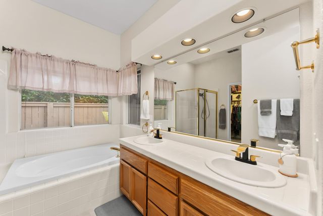 11858 Point Rock Way, Gold River, CA 95670