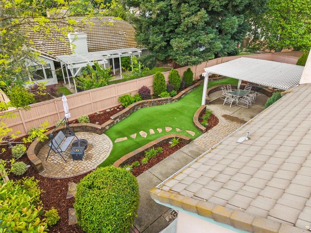 11858 Point Rock Way, Gold River, CA 95670