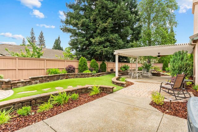 11858 Point Rock Way, Gold River, CA 95670