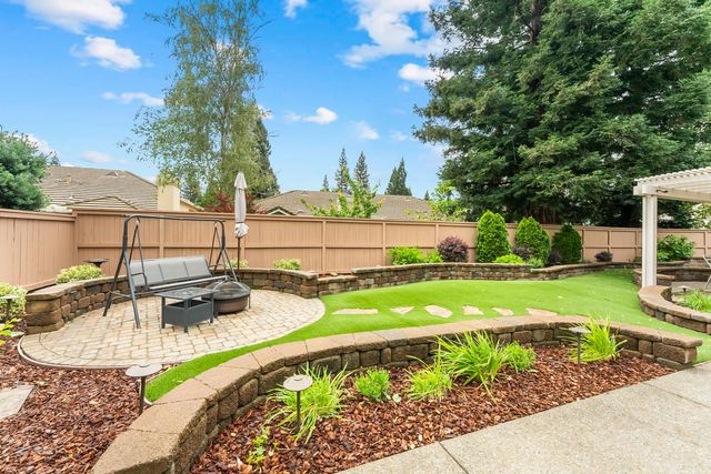 11858 Point Rock Way, Gold River, CA 95670