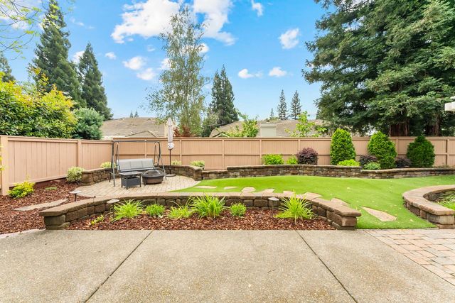 11858 Point Rock Way, Gold River, CA 95670