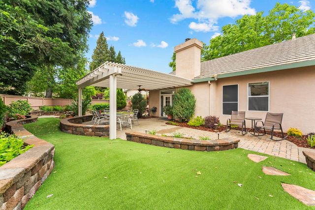 11858 Point Rock Way, Gold River, CA 95670