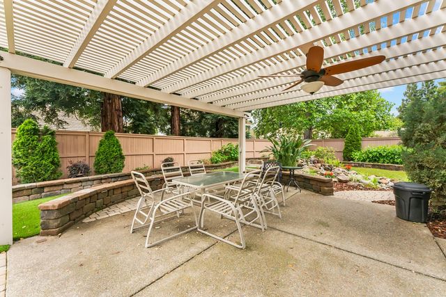 11858 Point Rock Way, Gold River, CA 95670