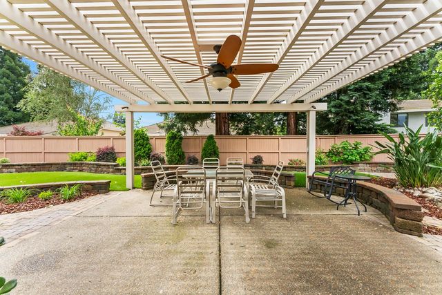 11858 Point Rock Way, Gold River, CA 95670