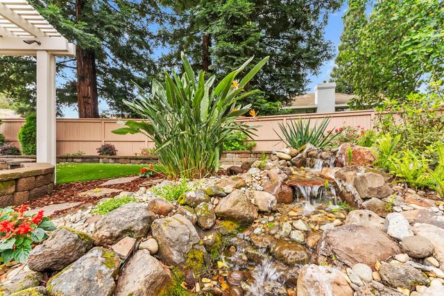 11858 Point Rock Way, Gold River, CA 95670