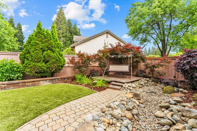 11858 Point Rock Way, Gold River, CA 95670