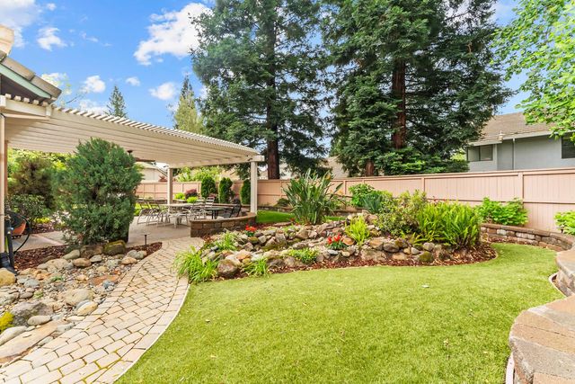 11858 Point Rock Way, Gold River, CA 95670