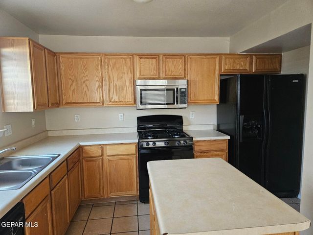 1725 SAINT MARK Avenue, El Paso, TX 79936