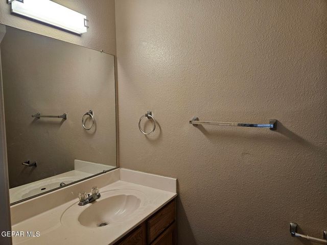 1725 SAINT MARK Avenue, El Paso, TX 79936