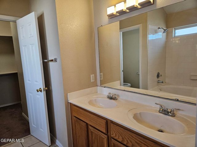 1725 SAINT MARK Avenue, El Paso, TX 79936