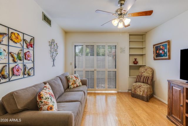 2505 E DENTON Lane, Phoenix, AZ 85016