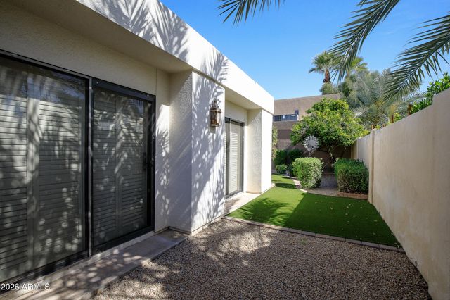 2505 E DENTON Lane, Phoenix, AZ 85016