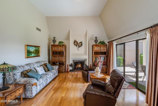 2505 E DENTON Lane, Phoenix, AZ 85016