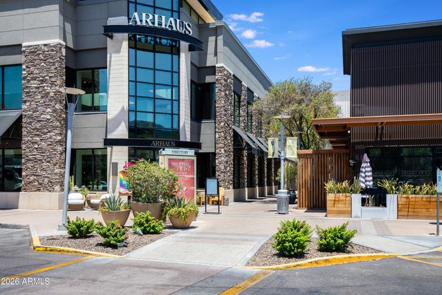 2505 E DENTON Lane, Phoenix, AZ 85016