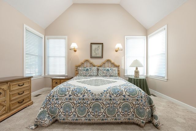 20 Braeburn Ln 20, Ashland, MA 01721