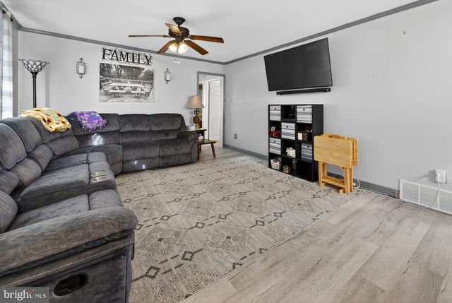 2039 BANGOR AVE, Lindenwold, NJ 08021