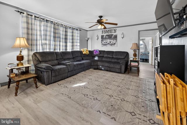 2039 BANGOR AVE, Lindenwold, NJ 08021