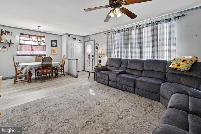 2039 BANGOR AVE, Lindenwold, NJ 08021